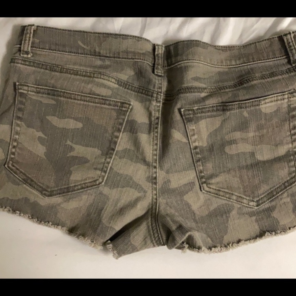 green camo jean Mudd brand shorts - size 13